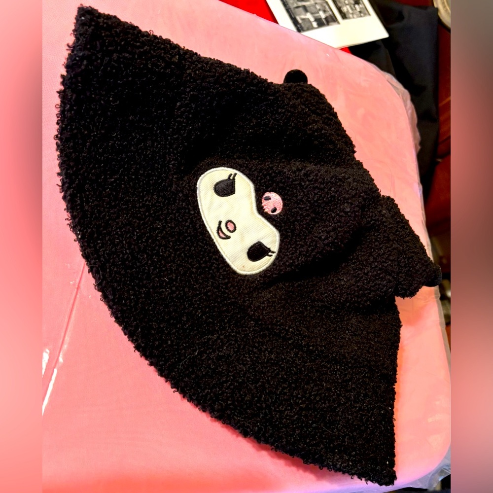Kuromi Sherpa bucket hat